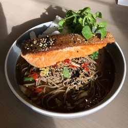 Lenny 3206 - Confit salmon and soba noodles