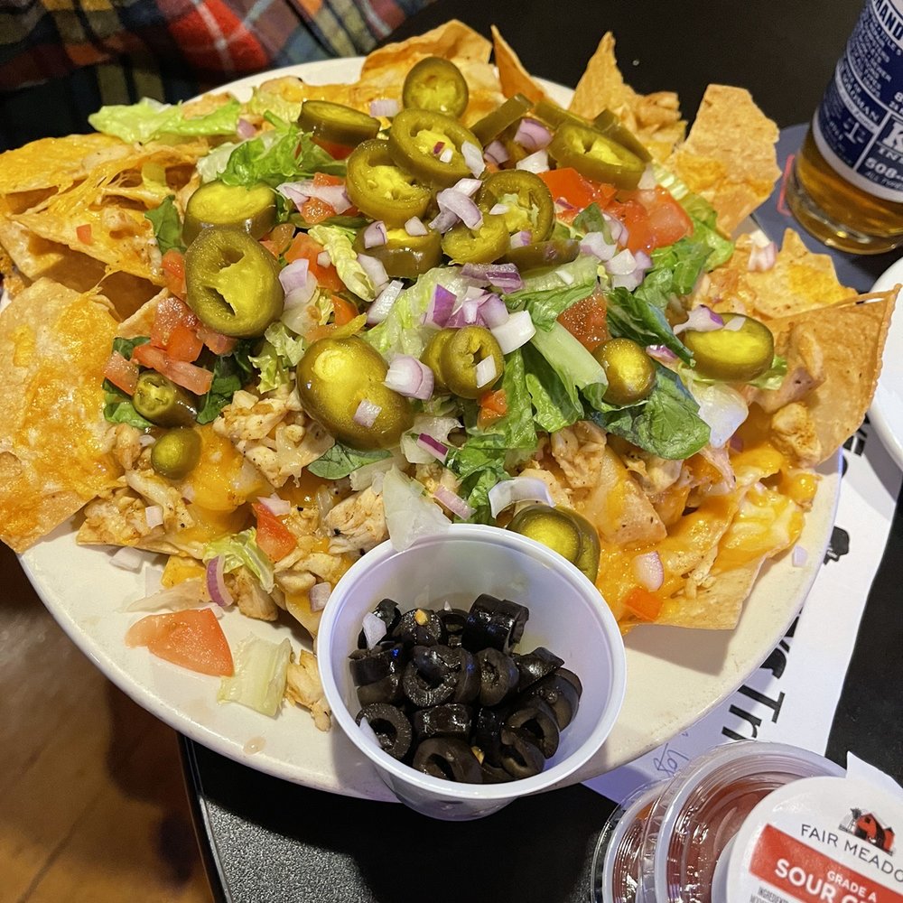 Quaker Tavern - Large nachos with chicken - American Near Me - Uxbridge, Massachusetts Quaker Tavern - Large nachos with chicken - American Near Me - Uxbridge, Massachusetts