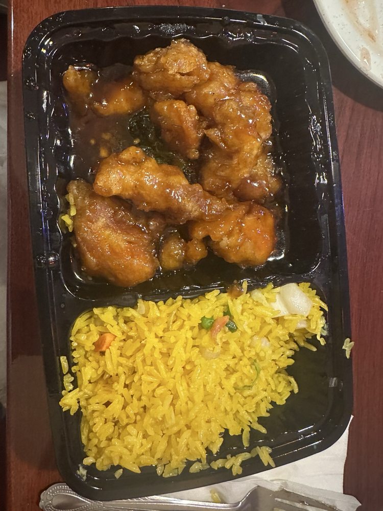 Red Flower Chinese Restaurant Logo