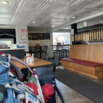 27 North - Inside - Breakfast & Brunch Near Me - Conway, New Hampshire