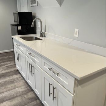 Bell's Stone and Tile - Quartz Countertop & Backsplash - General Contractors Near Me - Fairfax, Virginia Bell's Stone and Tile - Quartz Countertop & Backsplash - General Contractors Near Me - Fairfax, Virginia