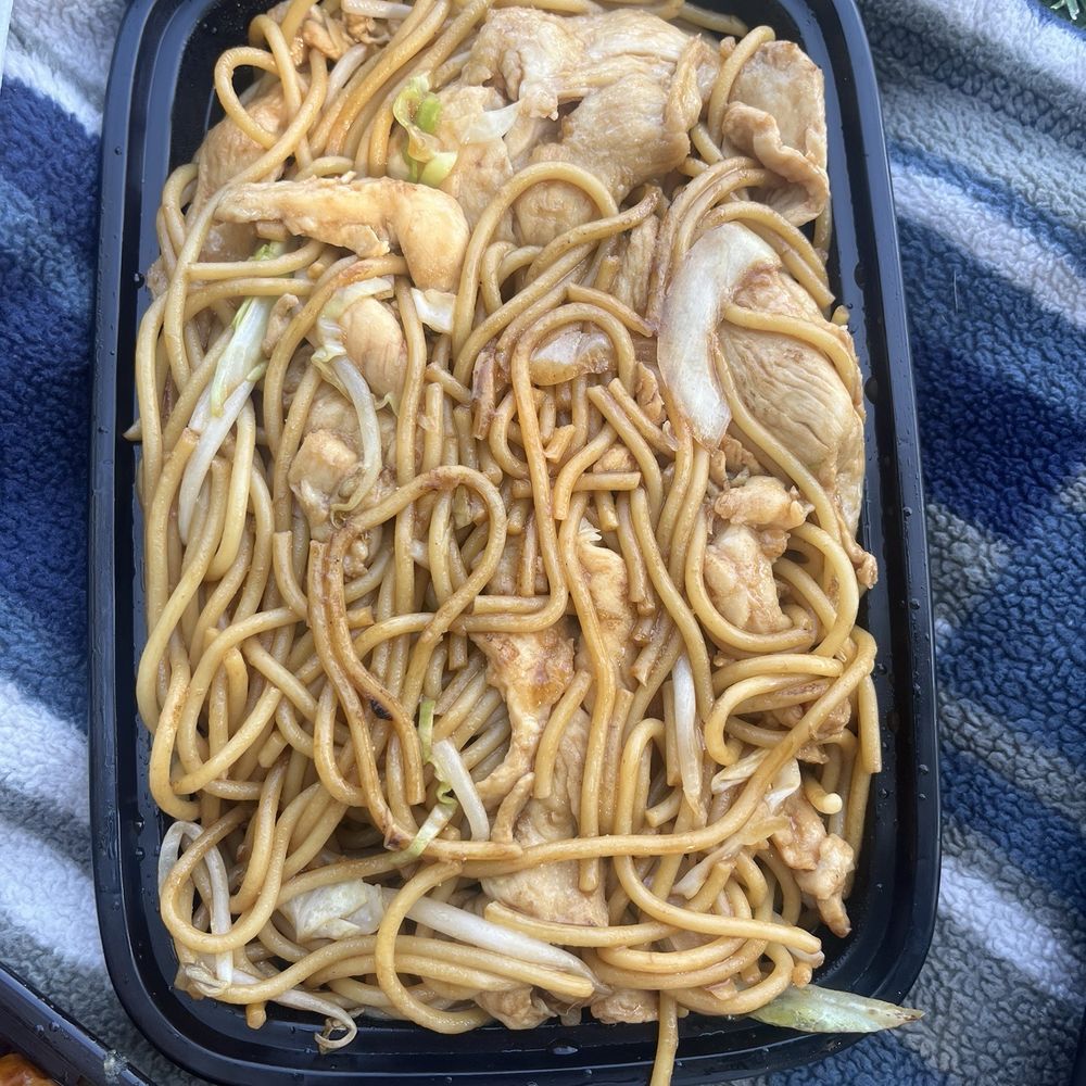 Lucky Bowl - 101. Chicken Lo Mein - Chinese Near Me - Sandy, Utah
