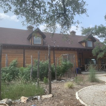 Roughhouse Brewing - Beautiful building and garden - Brewpubs Near Me - San Marcos, Texas