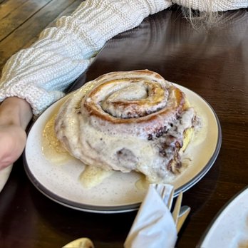 Mountain Center Cafe & Grill - Fresh-baked cinnamon roll--shareable and incredible! - Breakfast & Brunch Near Me - Mountain Center, California