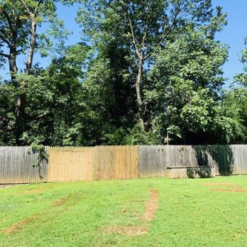 Alfaro's Tree Expert - Here is the new fence installed and huge tree removed. - Tree Services Near Me - North Potomac, Maryland Alfaro's Tree Expert - Here is the new fence installed and huge tree removed. - Tree Services Near Me - North Potomac, Maryland