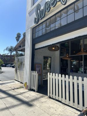 Sweetfin Poke Silverlake by null