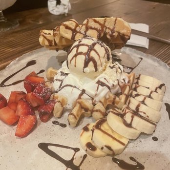Mango Mango Dessert - I04. Waffle Ice Cream Sandwich - Desserts Near Me - New York, New York