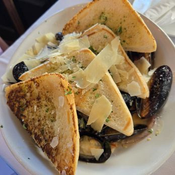 Acropolis Greek Taverna - Mussels, my 8 year old granddaughter loved them and ate every bite! - Bars Near Me - Tampa, Florida