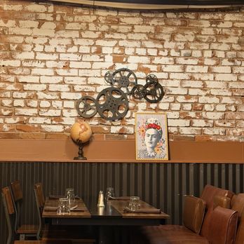 Kahlo Exotic Grill - Seating area - Breakfast & Brunch Near Me - Medford, Oregon Kahlo Exotic Grill - Seating area - Breakfast & Brunch Near Me - Medford, Oregon