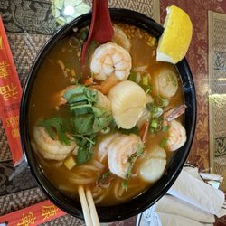 Pad Thai Restaurant - Side Walk Noodle Soup