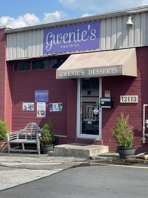 Gwenie's Pastries by null