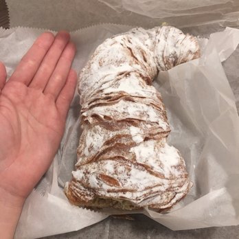 Mia's Bakery - Bakeries Near Me - Brooklyn, New York