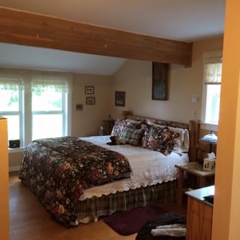 Miller Tree Inn - Elk View Room - Bed & Breakfast Near Me - Forks, Washington Miller Tree Inn - Elk View Room - Bed & Breakfast Near Me - Forks, Washington