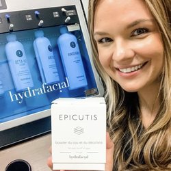 Simply She Studio - Sarah is an Esthetician and knows the best treatments for you!