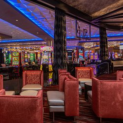 Aces Bar - Aces Bar - 1st floor lounge seatng