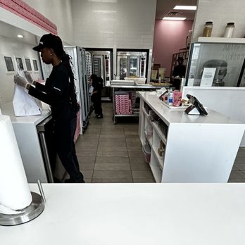 Crumbl - Hampton - Crumble Employees (teens) - Bakeries Near Me - Hampton, Virginia Crumbl - Hampton - Crumble Employees (teens) - Bakeries Near Me - Hampton, Virginia