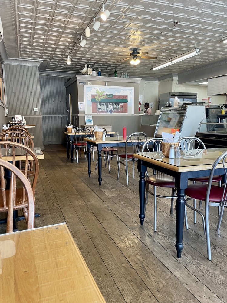 Woods End Deli