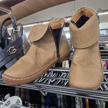 GOODWILL - Updated February 2026 - 102 Photos & 14 Reviews - 1260 ...