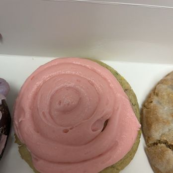 Crumbl - Kentlands - Confetti cookie minus the confetti - Bakeries Near Me - Gaithersburg, Maryland Crumbl - Kentlands - Confetti cookie minus the confetti - Bakeries Near Me - Gaithersburg, Maryland