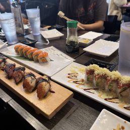 Unagi ask for extra extra crispy (TRUST) Ultimate SALMON ROLL FIRECRACKER ROLL Unagi ask for extra extra crispy (TRUST) Ultimate SALMON ROLL FIRECRACKER ROLL