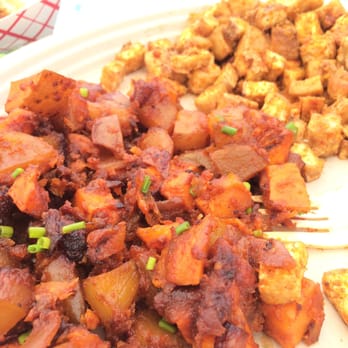 Bistro Vonish - Tofu Scramble and Roasted Potato Hash - Food Trucks Near Me - Austin, Texas Bistro Vonish - Tofu Scramble and Roasted Potato Hash - Food Trucks Near Me - Austin, Texas