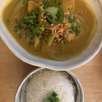 Lúa Viet Kitchen - Chicken Curry Ga Xao Lan - Vietnamese Near Me - Houston, Texas