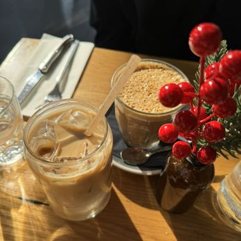 Hole In The Wall - iced Latte - Coffee & Tea Near Me - New York, New York Hole In The Wall - iced Latte - Coffee & Tea Near Me - New York, New York