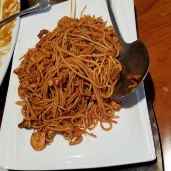 Frying Fish - House Chow Mein Rice-Chicken, Beef & Prawns - Szechuan Near Me - Bellevue, Washington Frying Fish - House Chow Mein Rice-Chicken, Beef & Prawns - Szechuan Near Me - Bellevue, Washington