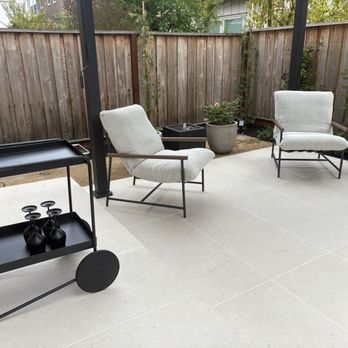 Novara Landscape and Construction - Details of a superb job, craftmanship and finishing of the porcelain tiled patio and landing - Landscaping Near Me Novara Landscape and Construction - Details of a superb job, craftmanship and finishing of the porcelain tiled patio and landing - Landscaping Near Me