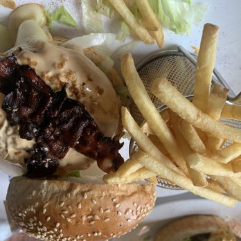 Irish Pub Sorengo - Parigi Burger - Irish Pub Near Me - Sorengo, TI