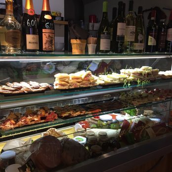 Ciclo Divino - Wine & snack selection of the day - Wine Bars Near Me - Lucca, LU