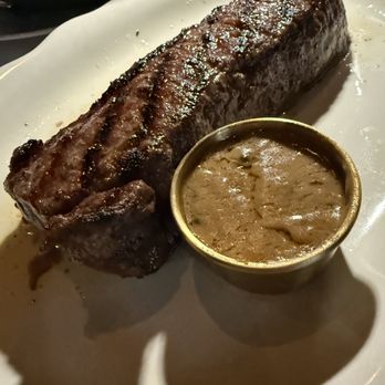 Jay's - New York strip- you can order the sauce you like - Steakhouses Near Me - Fort Lauderdale, Florida Jay's - New York strip- you can order the sauce you like - Steakhouses Near Me - Fort Lauderdale, Florida
