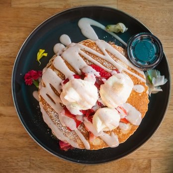Pradera Brunch - Fresas con crema pancakes - Breakfast & Brunch Near Me - Baldwin Park, California Pradera Brunch - Fresas con crema pancakes - Breakfast & Brunch Near Me - Baldwin Park, California