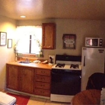 Sleepy Forest Cottages - suite 208, king suite fireplace - Big Bear Lake, CA