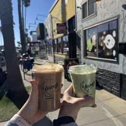 Banana latte and green tea latte