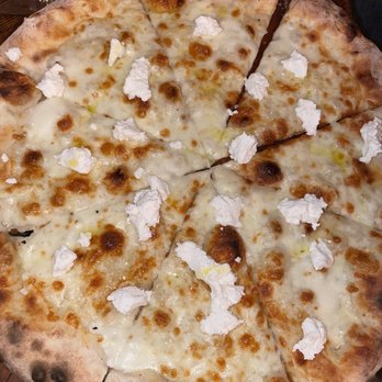 Savelli - Bianca Pizza - Bars Near Me - Brooklyn, New York