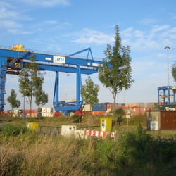 Logport - Containertransport mittels Kran