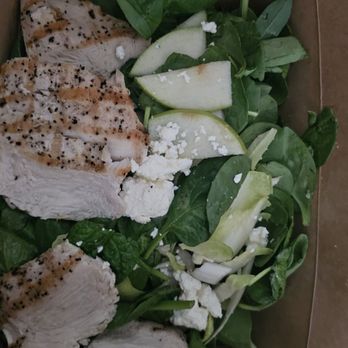 The Harlequin - Spinach salad with grilled chicken - Cocktail Bars Near Me - San Francisco, California The Harlequin - Spinach salad with grilled chicken - Cocktail Bars Near Me - San Francisco, California