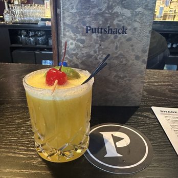 Puttshack - Philadelphia - Passion fruit margarita - Mini Golf Near Me - Philadelphia, Pennsylvania