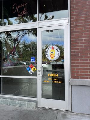 Dave's Hot Chicken by null