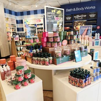 Bath & Body Works - Inside Store - Montrose location. - Cosmetics & Beauty Supply Near Me - Houston, Texas Bath & Body Works - Inside Store - Montrose location. - Cosmetics & Beauty Supply Near Me - Houston, Texas