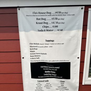 Flo's Hot Dogs - Hot Dogs Near Me - Cape Neddick, Maine