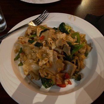 Mai Thai Restaurant - Pad Kee Mao Chicken - Thai Near Me - Austin, Texas Mai Thai Restaurant - Pad Kee Mao Chicken - Thai Near Me - Austin, Texas
