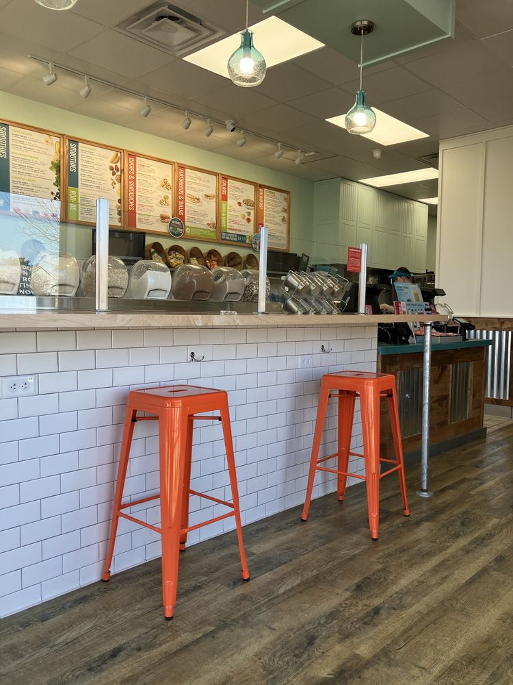 TROPICAL SMOOTHIE CAFE Updated June 2024 17 Photos 3901 IL159