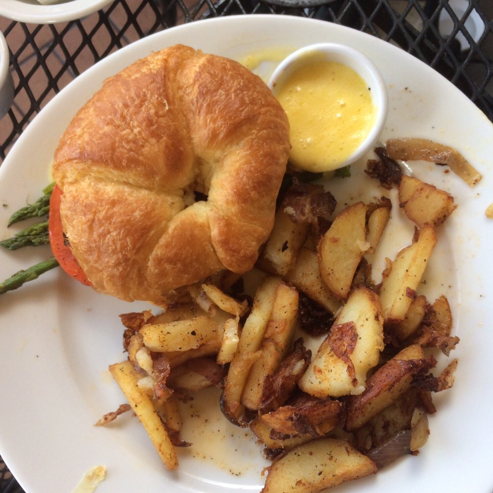 Peach Valley Cafè - Veggie eggs Benedict - Breakfast & Brunch Near Me - Heathrow, Florida Peach Valley Cafè - Veggie eggs Benedict - Breakfast & Brunch Near Me - Heathrow, Florida