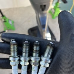 Keys Marine Service - Spark plug change