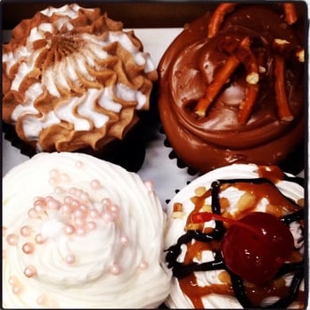 Smallcakes - St. Charles - a variety of cupcakes - Cupcakes Near Me - St. Charles, Illinois Smallcakes - St. Charles - a variety of cupcakes - Cupcakes Near Me - St. Charles, Illinois