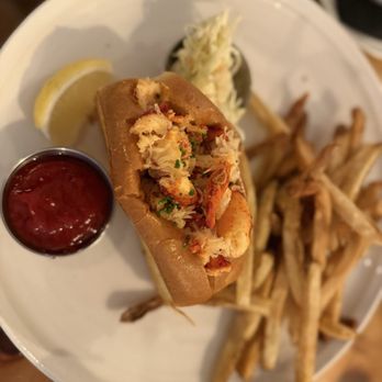 The Mariner - Lobster roll with fries - Seafood Near Me - Mystic, Connecticut The Mariner - Lobster roll with fries - Seafood Near Me - Mystic, Connecticut