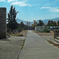 Memorial Patio 29 - Camino desde la entrada del cementerio hacia el Patio 29.