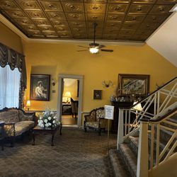 Inn at the Olde Silk Mill - Lobby
